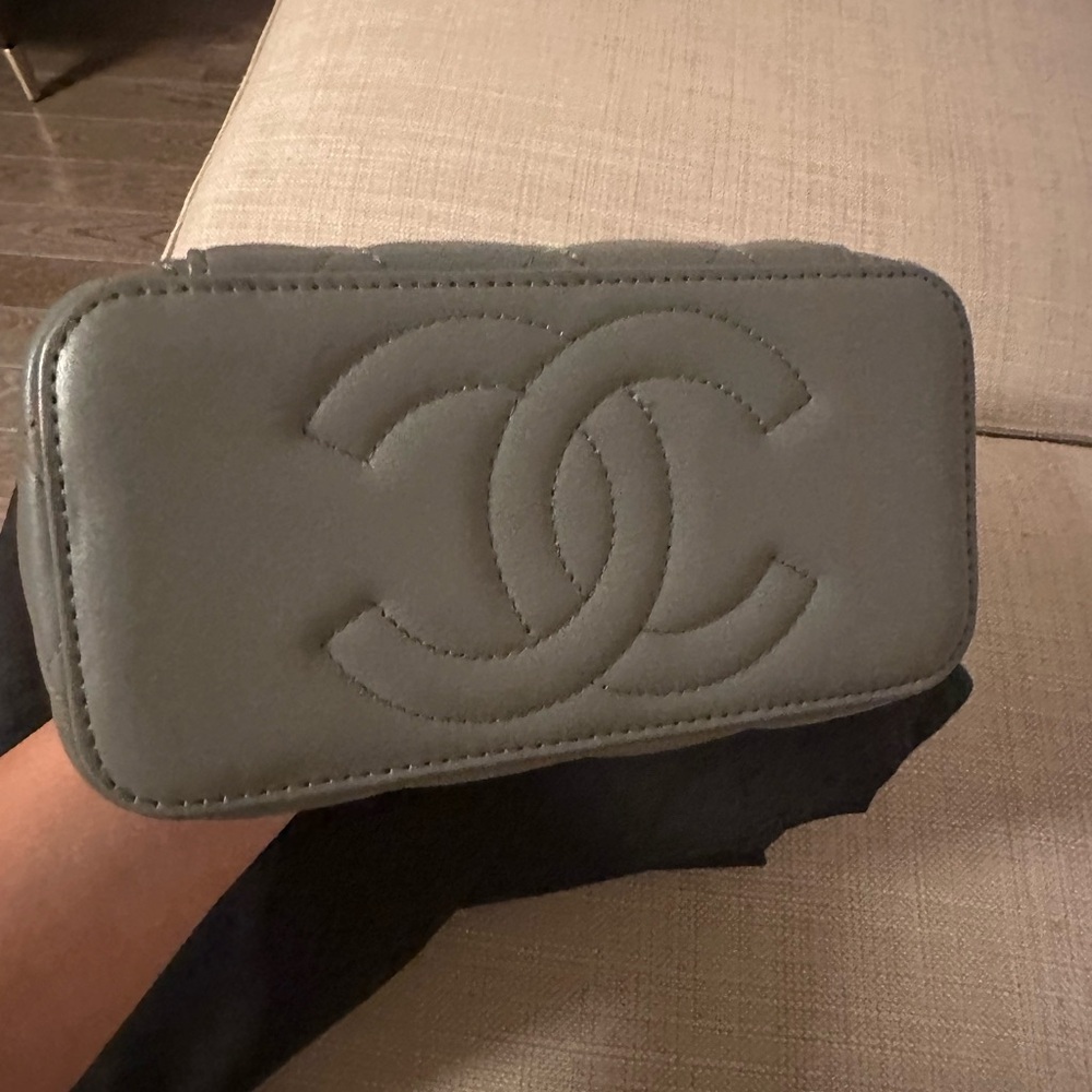 SOLD！100% AUTH Chanel vanity case top handle with chain - Picture 3 of 12